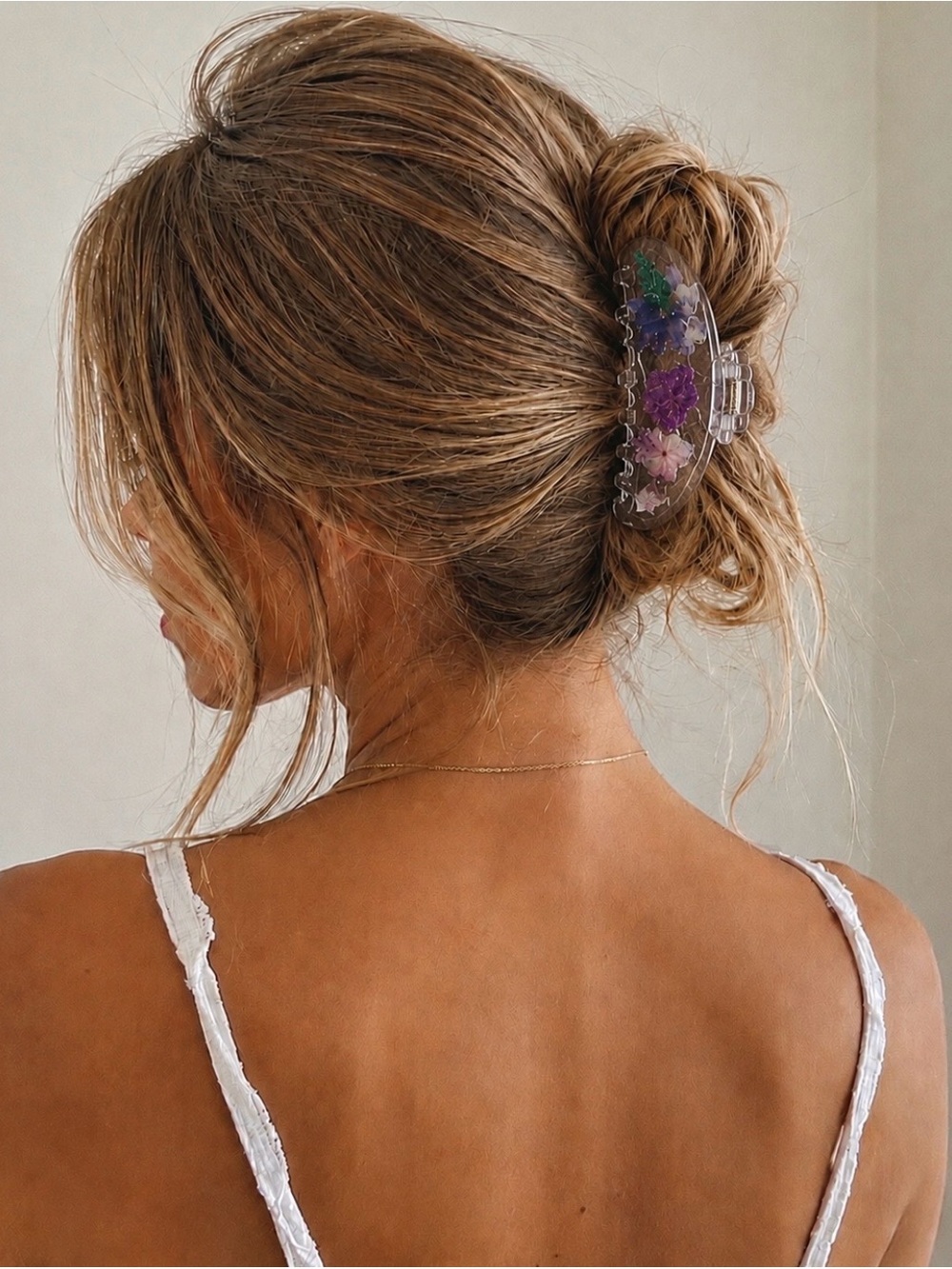 NWT Clear Floral Hair Claw Clip